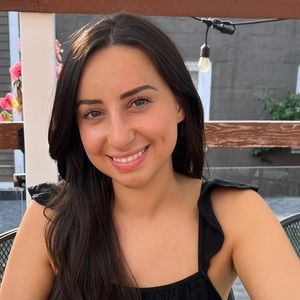 Meet your Posher, Nina